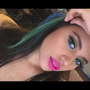 Meet your Posher, Jackeline